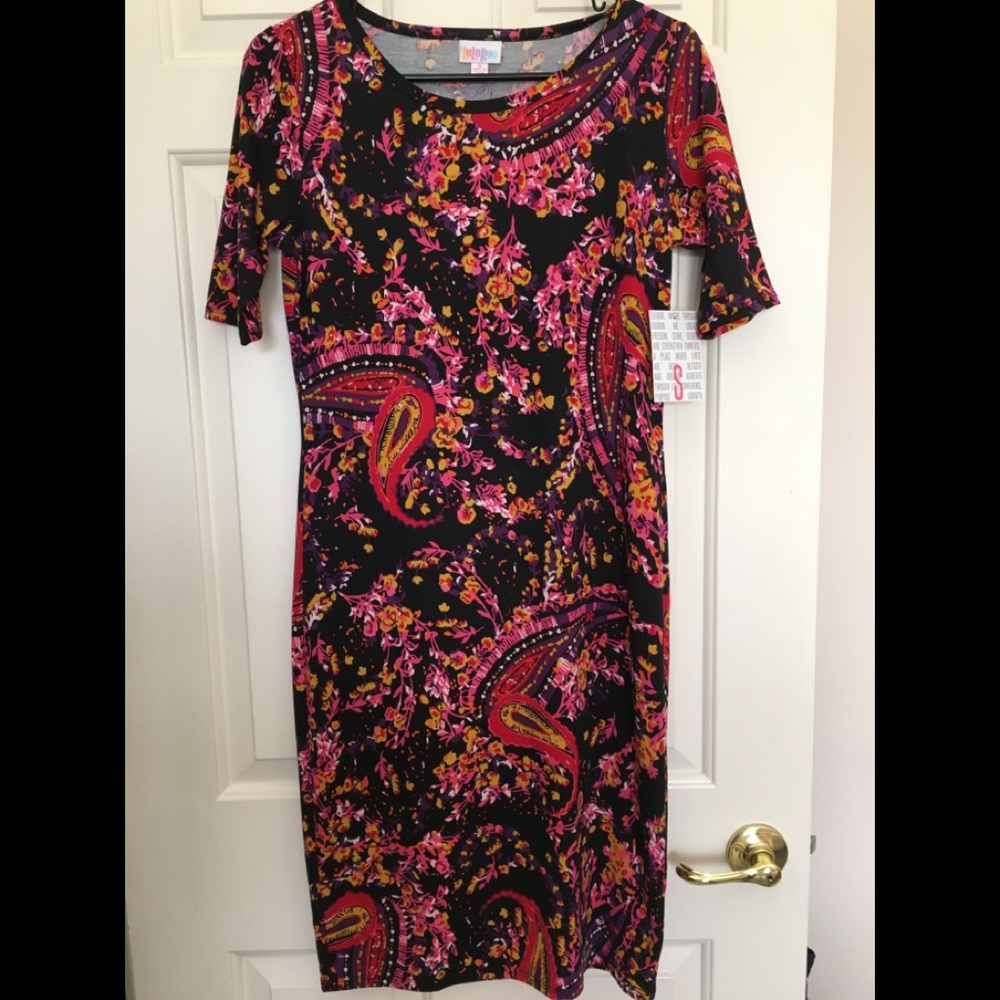 Gorgeous dress with beautiful colors